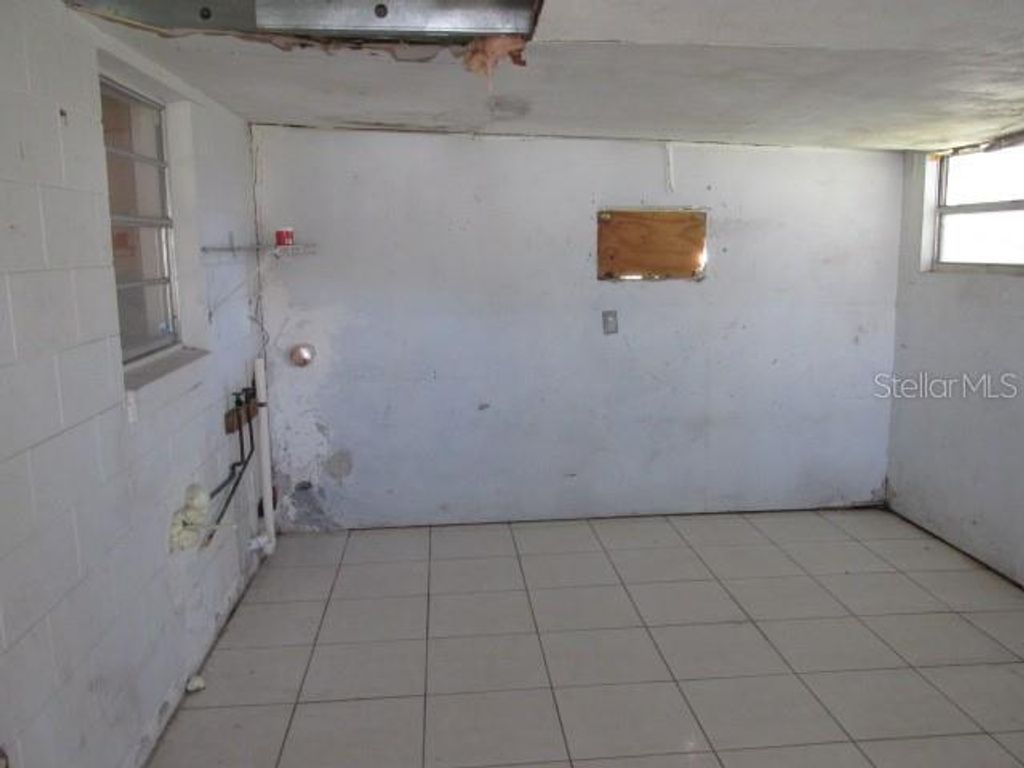 Image 10 of property listing at 7651 RIO PINAR LAKES BOULEVARD, Orlando, FL 32822