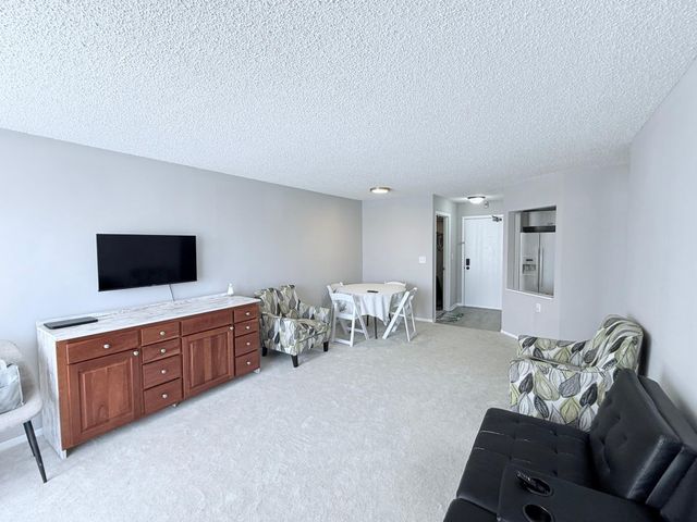 3232 Fremont Avenue N 213, Minneapolis, MN 55412