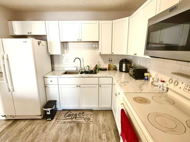 3232 Fremont Avenue N 213, Minneapolis, MN 55412