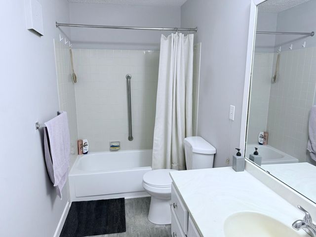 3232 Fremont Avenue N 213, Minneapolis, MN 55412