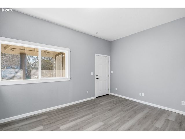 6023 N AMHERST St, Portland, OR 97203