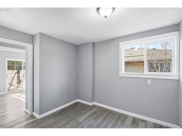 6023 N AMHERST St, Portland, OR 97203