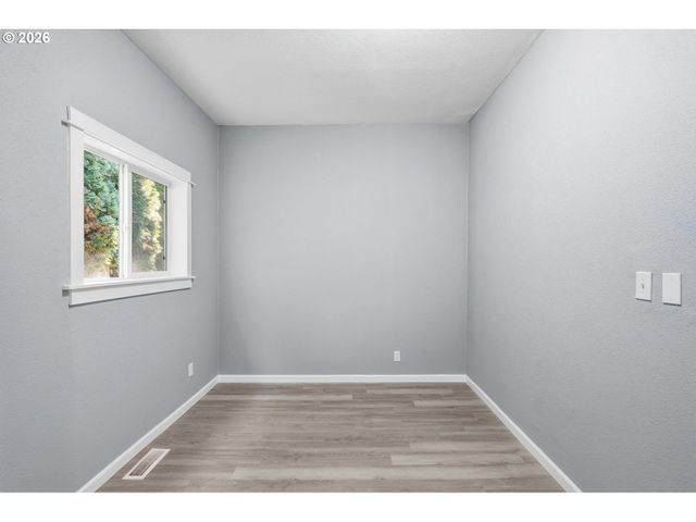 6023 N AMHERST St, Portland, OR 97203