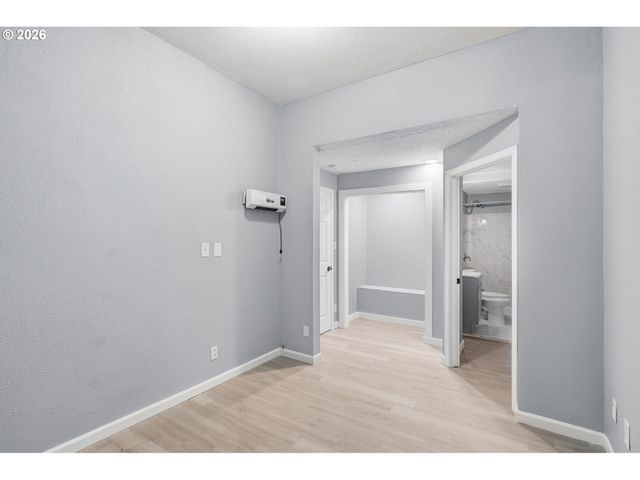 6023 N AMHERST St, Portland, OR 97203