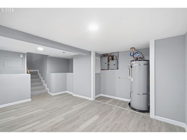 6023 N AMHERST St, Portland, OR 97203