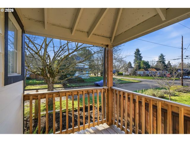 6023 N AMHERST St, Portland, OR 97203