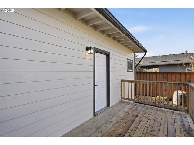 6023 N AMHERST St, Portland, OR 97203