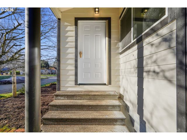 6023 N AMHERST St, Portland, OR 97203