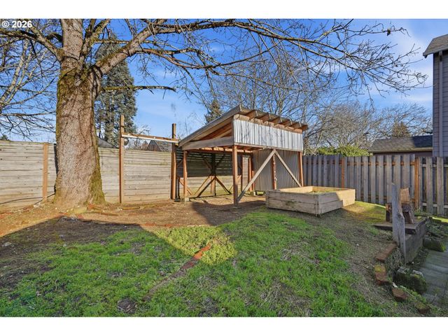 6023 N AMHERST St, Portland, OR 97203