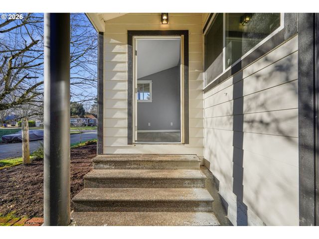 6023 N AMHERST St, Portland, OR 97203