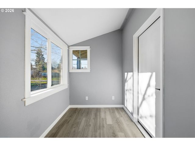 6023 N AMHERST St, Portland, OR 97203