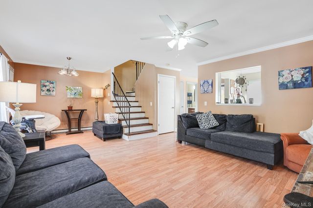 6203 Chelsea Cove N, Hopewell Junction, NY 12533