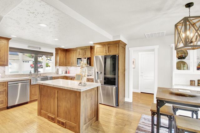 11000 Mallard Ct, Oakdale, CA 95361