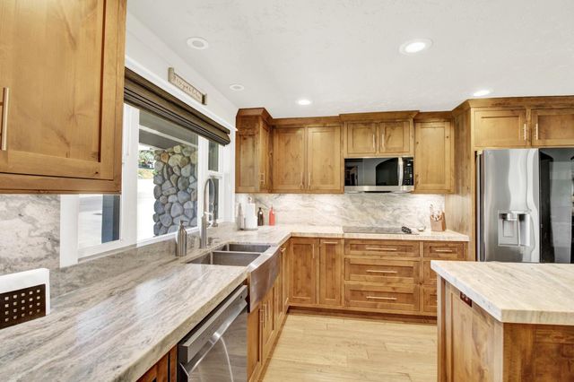 11000 Mallard Ct, Oakdale, CA 95361
