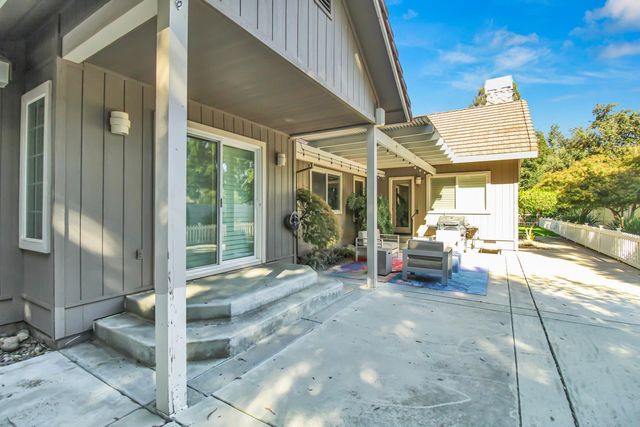 11000 Mallard Ct, Oakdale, CA 95361