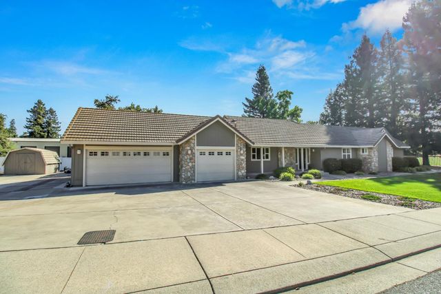 11000 Mallard Ct, Oakdale, CA 95361