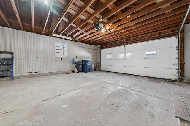 1411 N WABASH Avenue, Marion, IN 46952