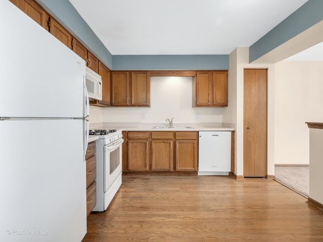 30W003 WILLOW Court 003, Warrenville, IL 60555