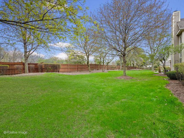 30W003 WILLOW Court 003, Warrenville, IL 60555