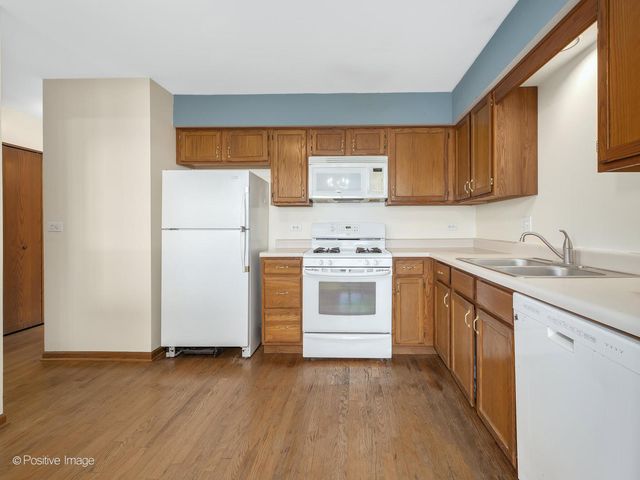 30W003 WILLOW Court 003, Warrenville, IL 60555