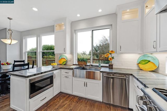 11205 11205 Creekside Ct, Dublin, CA 94568