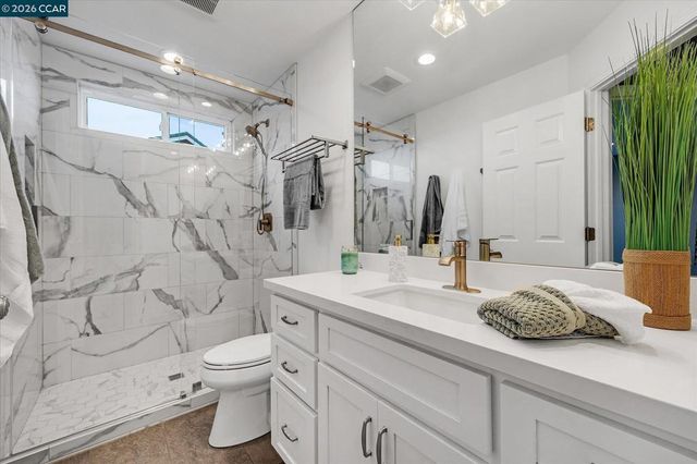 11205 11205 Creekside Ct, Dublin, CA 94568