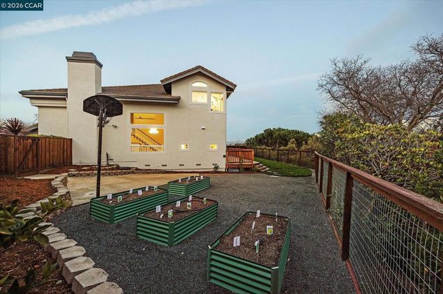 11205 11205 Creekside Ct, Dublin, CA 94568