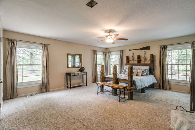 211 Silver Acres Road, Azle, TX 76020