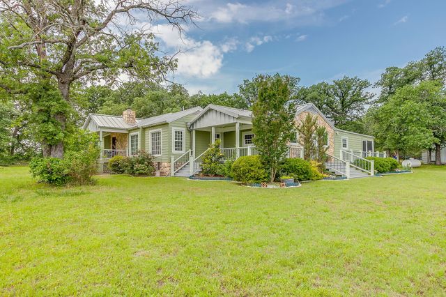 211 Silver Acres Road, Azle, TX 76020
