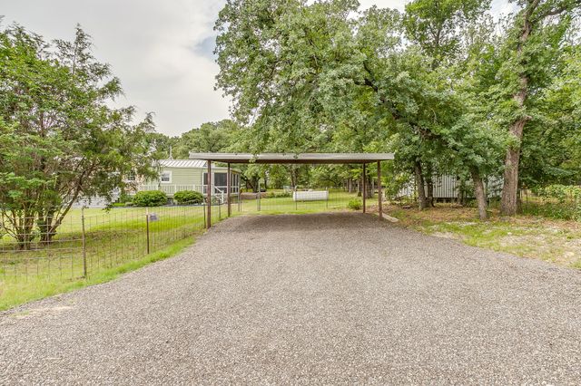 211 Silver Acres Road, Azle, TX 76020