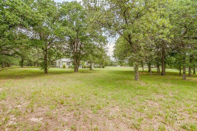 211 Silver Acres Road, Azle, TX 76020