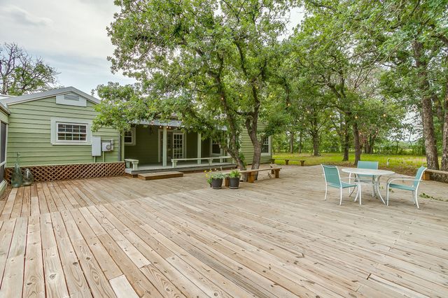 211 Silver Acres Road, Azle, TX 76020
