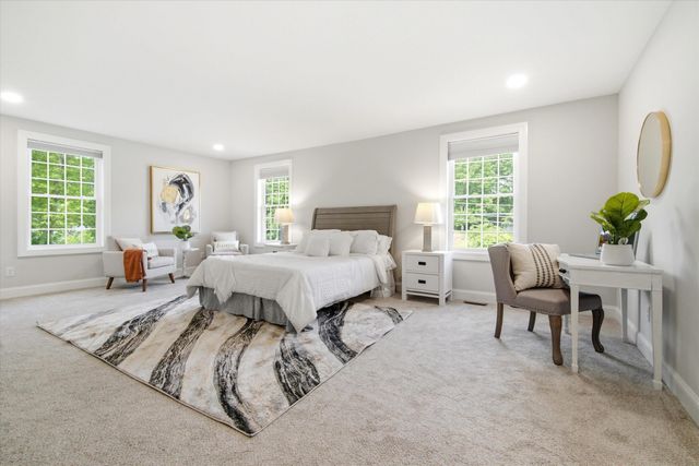 57 Hardy Road, Londonderry, NH 03053
