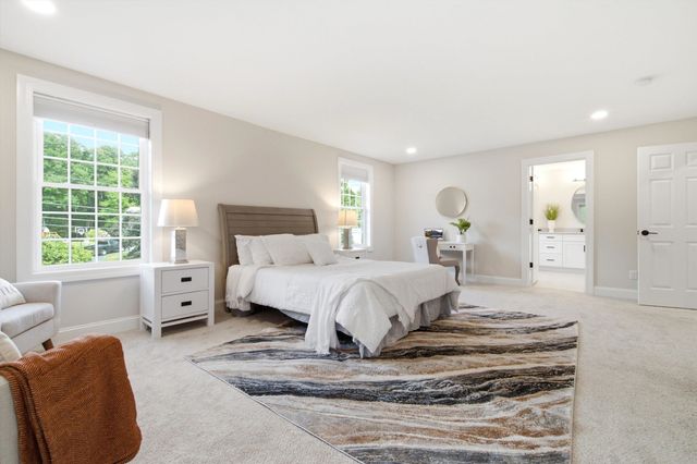 57 Hardy Road, Londonderry, NH 03053