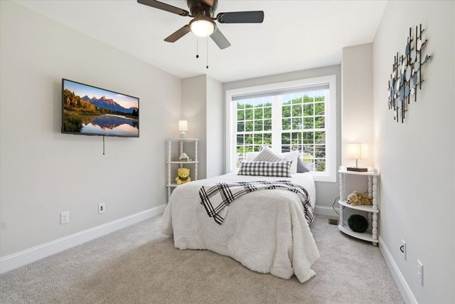 57 Hardy Road, Londonderry, NH 03053