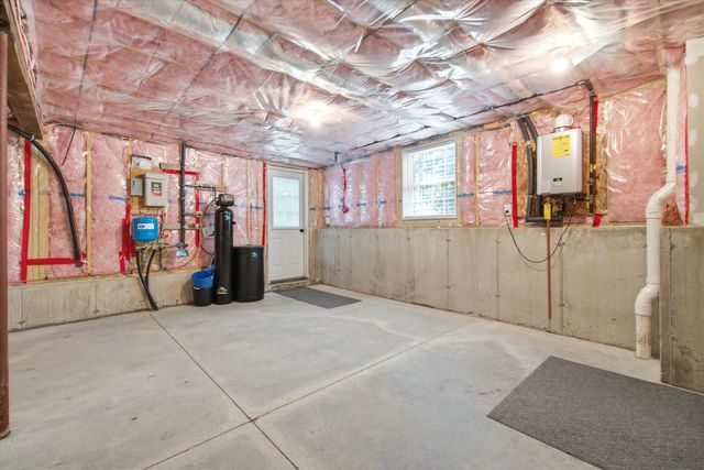57 Hardy Road, Londonderry, NH 03053