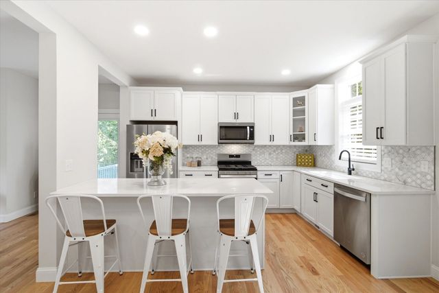 57 Hardy Road, Londonderry, NH 03053