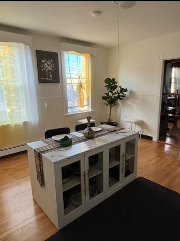 135 Prospect St 1, Waltham, MA 02453