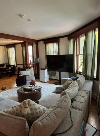 135 Prospect St 1, Waltham, MA 02453