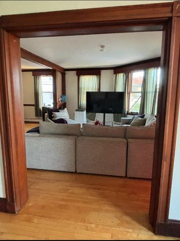 135 Prospect St 1, Waltham, MA 02453