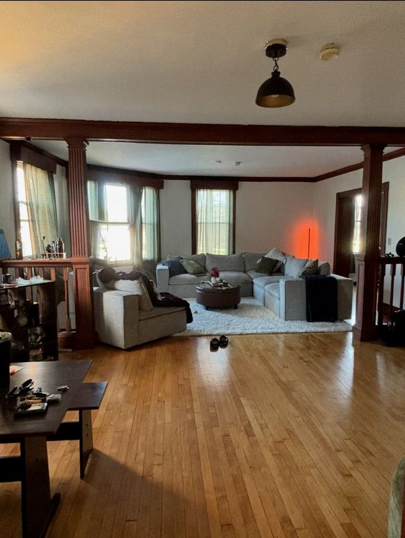 135 Prospect St 1, Waltham, MA 02453