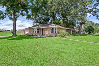 2218 Stonecrest, Houston, TX 77018