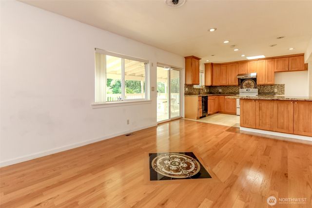 13336 35th Avenue S, Tukwila, WA 98168