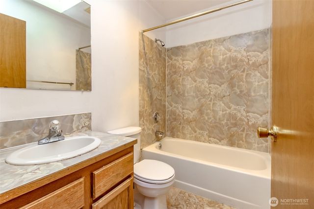 13336 35th Avenue S, Tukwila, WA 98168