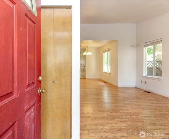 13336 35th Avenue S, Tukwila, WA 98168