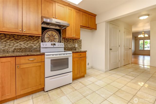 13336 35th Avenue S, Tukwila, WA 98168