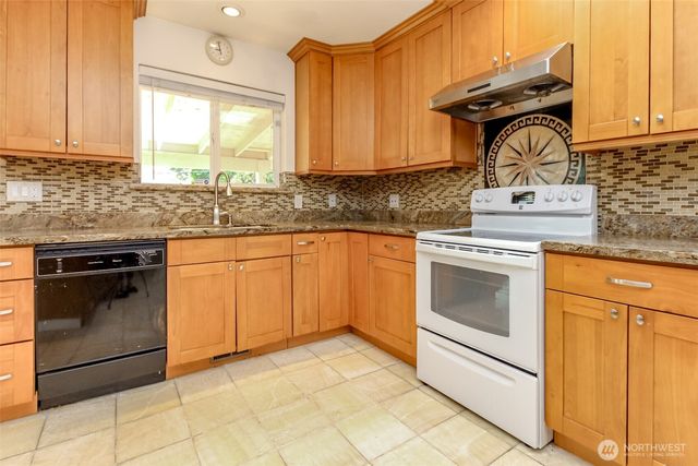 13336 35th Avenue S, Tukwila, WA 98168
