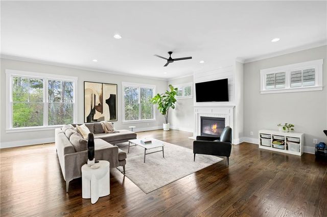 2304 Isla Run, Woodstock, GA 30188