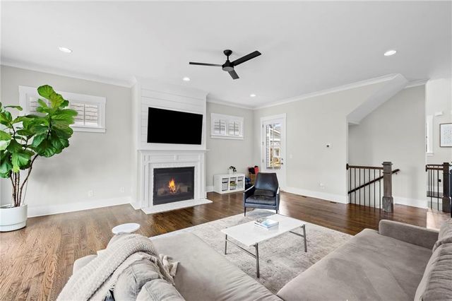 2304 Isla Run, Woodstock, GA 30188