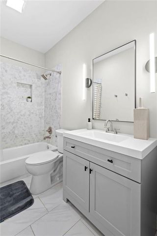 2304 Isla Run, Woodstock, GA 30188